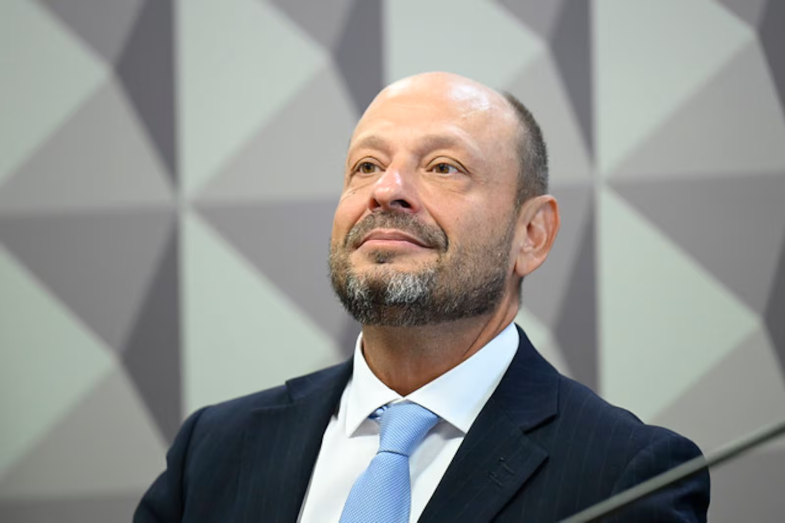 Presidente do INSS detalha histórico com Master e diz que ‘nunca se reuniu’ com Vorcaro