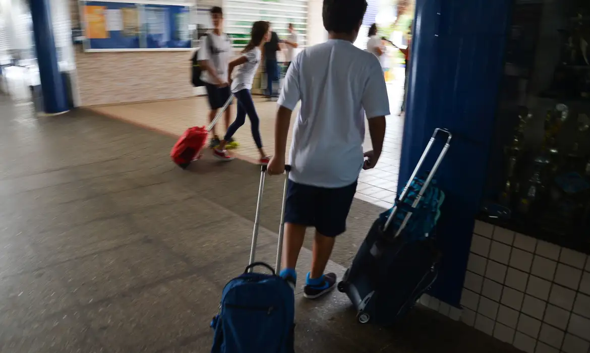 MP de Minas faz alerta sobre exposição de menores nas redes sociais