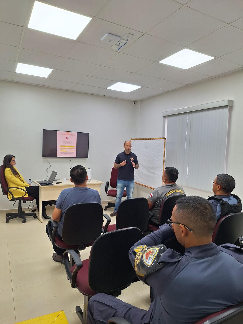 Promotores de Manicoré ministram palestra para orientar atuação da polícia militar na cidade