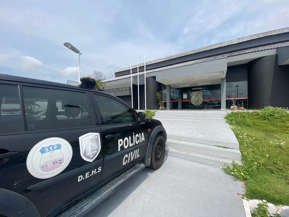 Homem é morto a facadas após tentar proteger irmã de ex-companheiro em Manaus