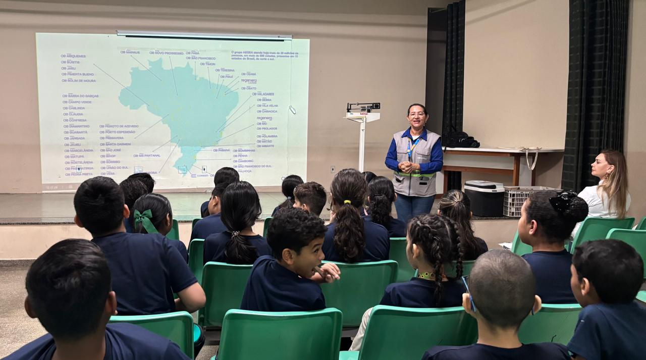 Projeto Sementes do Futuro, do MP, visita escola e promove palestra sobre o tratamento da água em Manaus