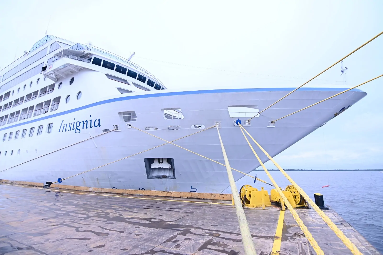 Navio MS Insignia atraca em Manaus e reforça a capital como destino do turismo internacional