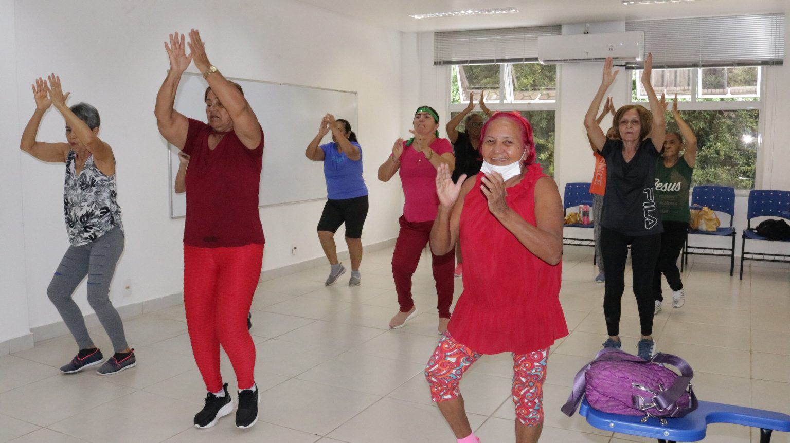 Manausprev abre vagas para dança, musicoterapia e artesanato voltados a aposentados