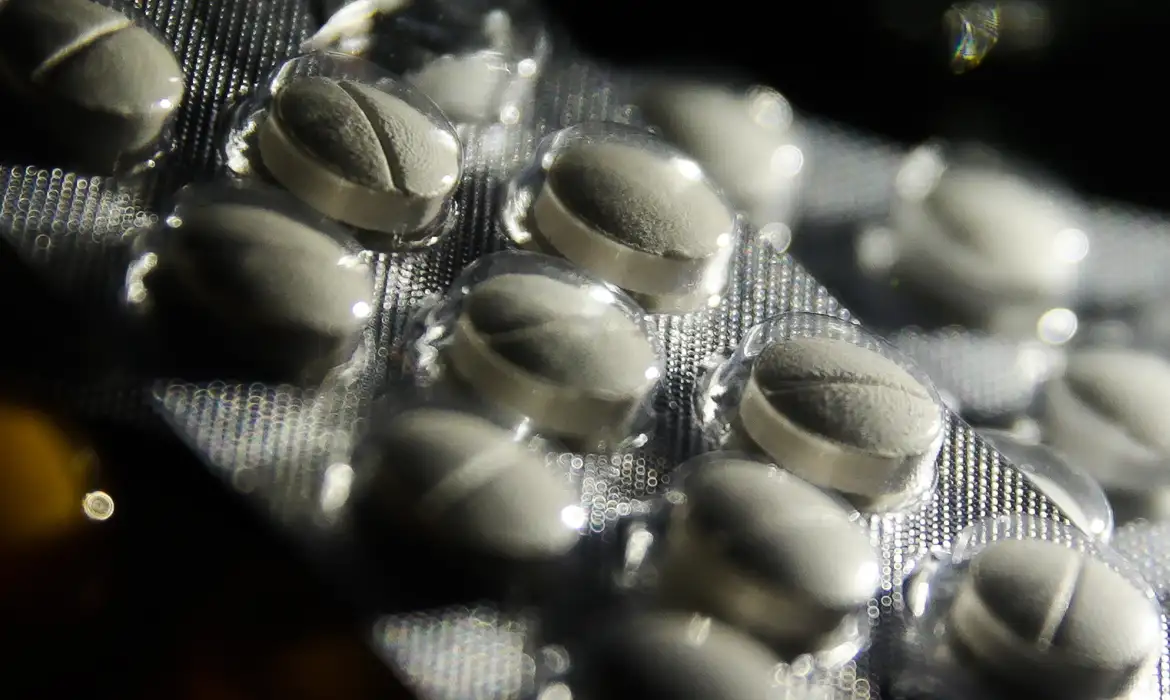 Câmara aprova regras para comercialização de remédios em supermercados