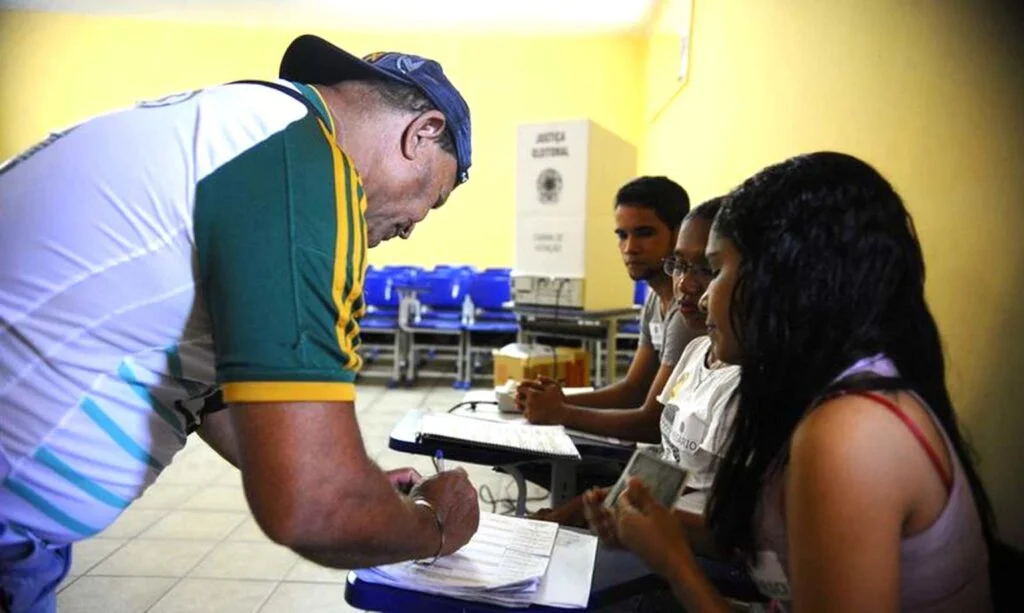 Eleições: Mesário receberá auxílio e benefícios via pix