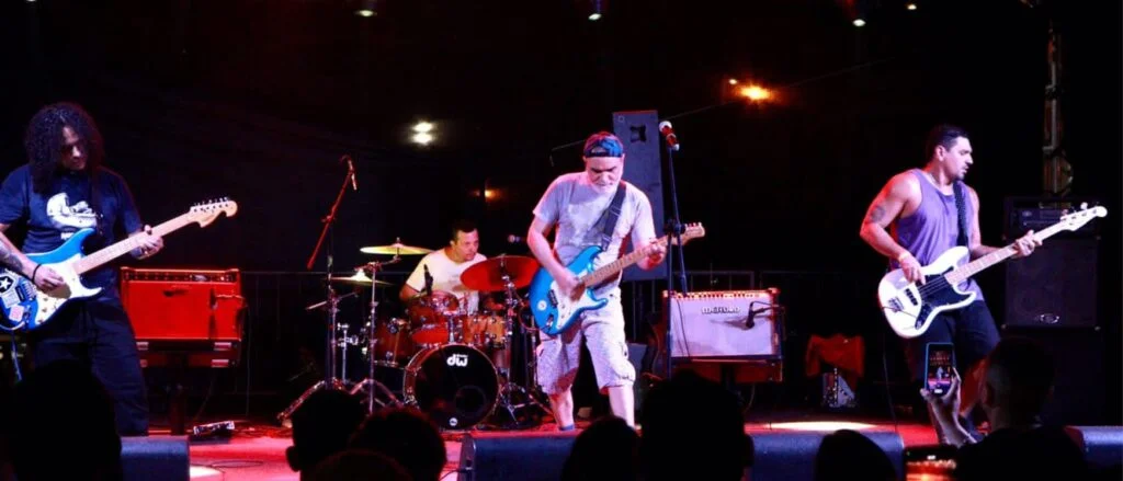 Espantalho estreia no palco do Teatro Amazonas com show acústico