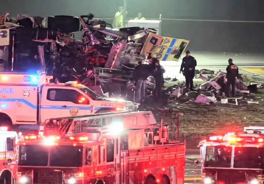 Choque de avião com caminhão deixa dois mortos e feridos