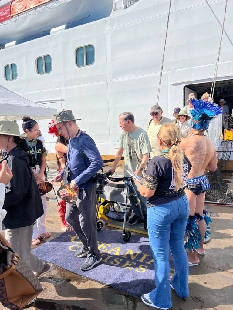 Transatlântico MS Marina atraca no Porto de Manaus com mais de mil turistas a bordo