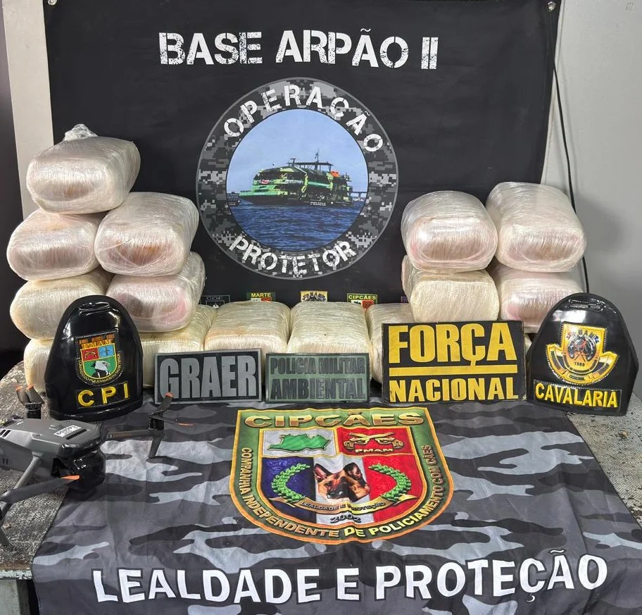 Amazonas: cão policial fareja 40kg de maconha em ferry boat