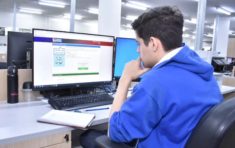 Inscrições para 26.101 bolsas gratuitas do Bolsa Idiomas, em Manaus