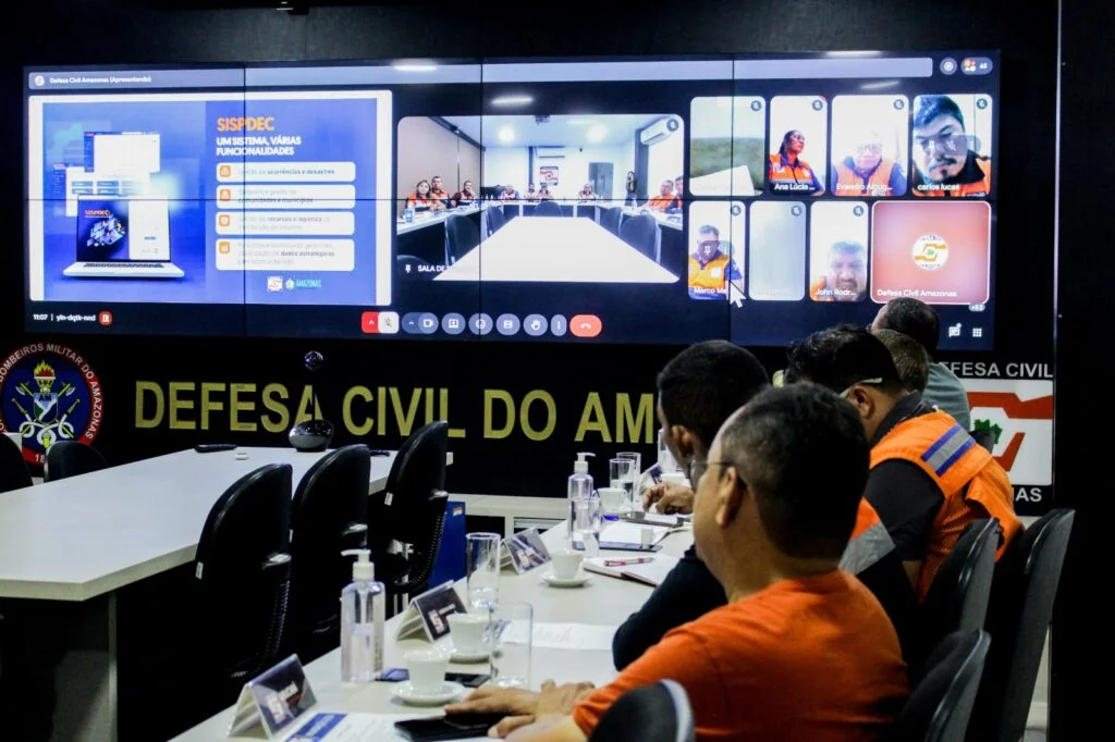 Amazonas divulga boletim de cheia: 100 mil pessoas estão atingidas por inundações no estado