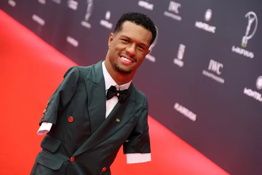 Nadador brasileiro Gabriel Araújo conquista Prêmio Laureus 2026 na Espanha