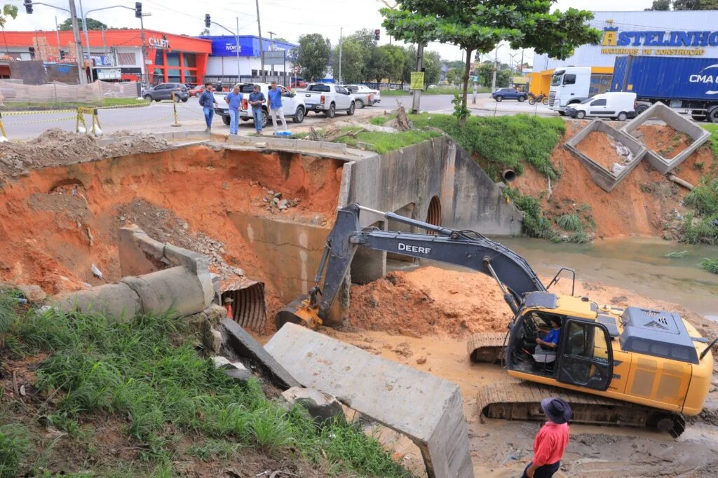 Prefeitura de Manaus intensifica obras no Igarapé do Passarinho