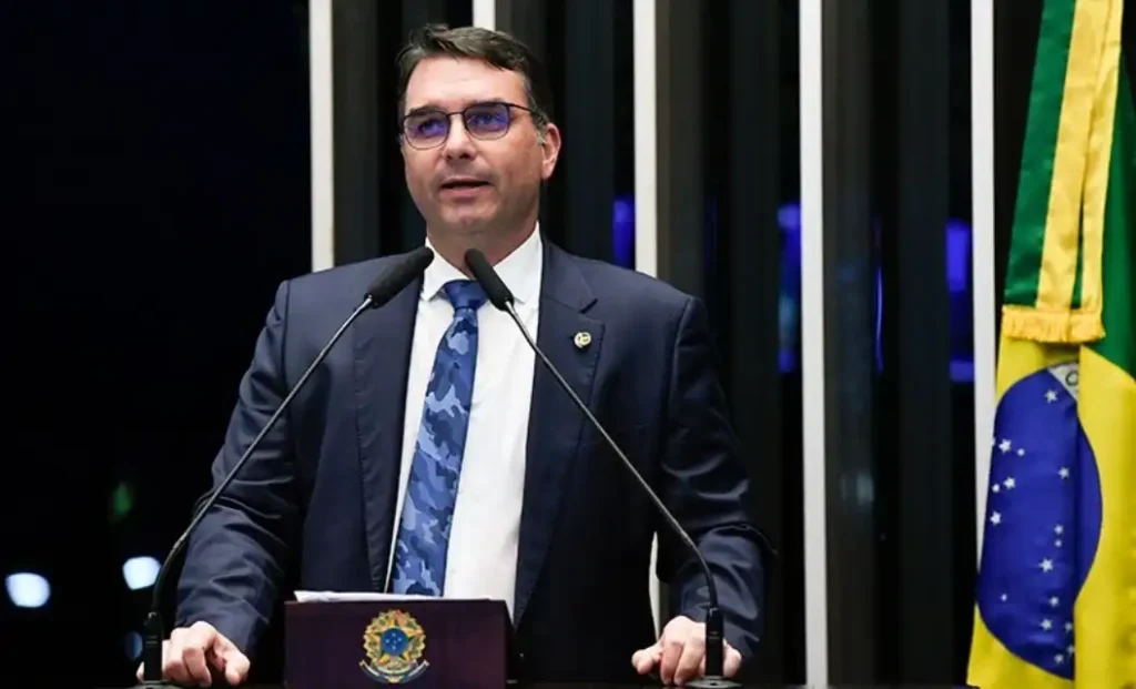 Pesquisa Quaest: Flávio Bolsonaro tem 42% e Lula 40%