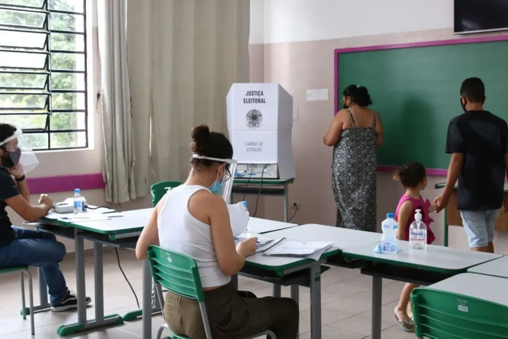 Eleições: eleitor pode se inscrever para ser mesário voluntário