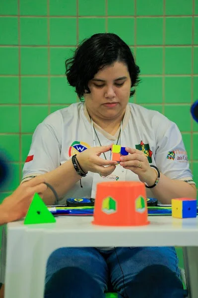 Campeonato de cubo mágico chega ao Shopping Ponta Negra