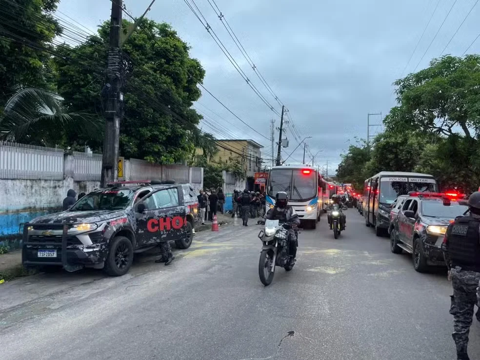 Ministério Público do Amazonas e Seap transferem 70 PMs presos em Manaus para nova cadeia
