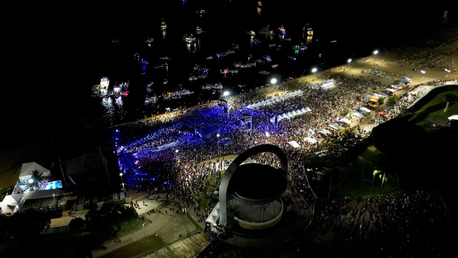 ‘Filho do Piseiro’ faz show histórico na Ponta Negra