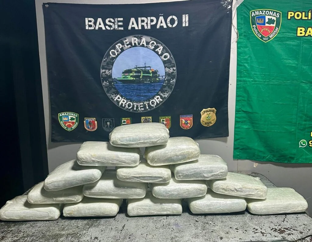 Base Arpão 2 apreende 20kg de maconha e prende suspeito