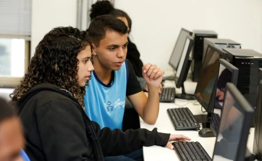 CIEE anuncia 150 vagas de estágio e aprendizagem em Manaus