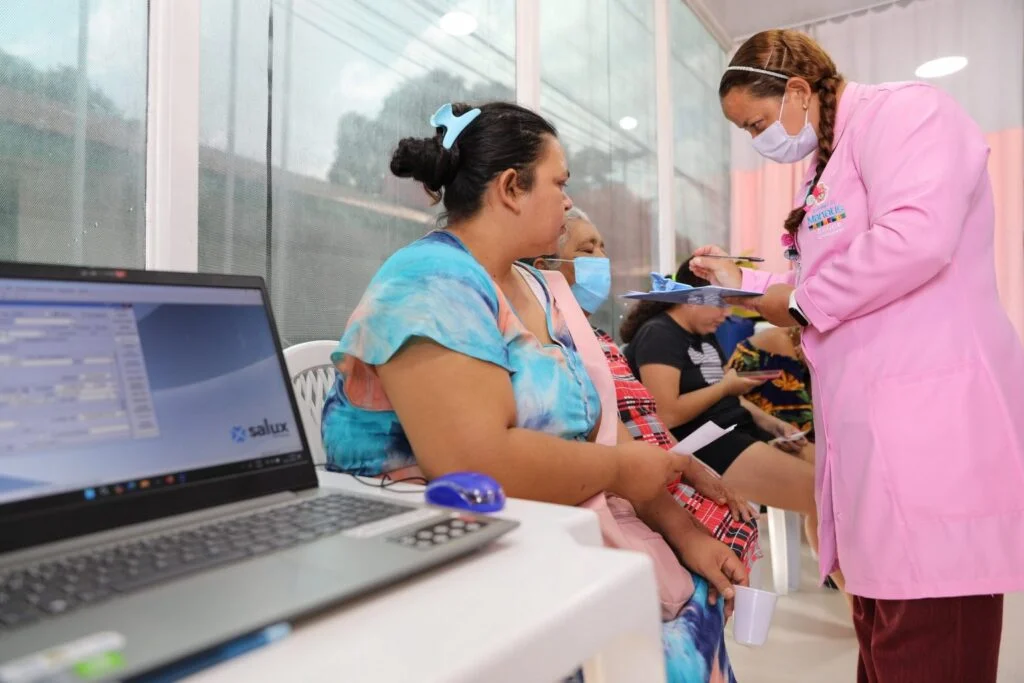 UBS Móveis da Mulher atendem em novos endereços de Manaus