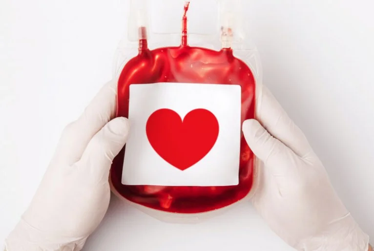 Hemoam lança campanha “Junho Azul e Vermelho” com os bumbás