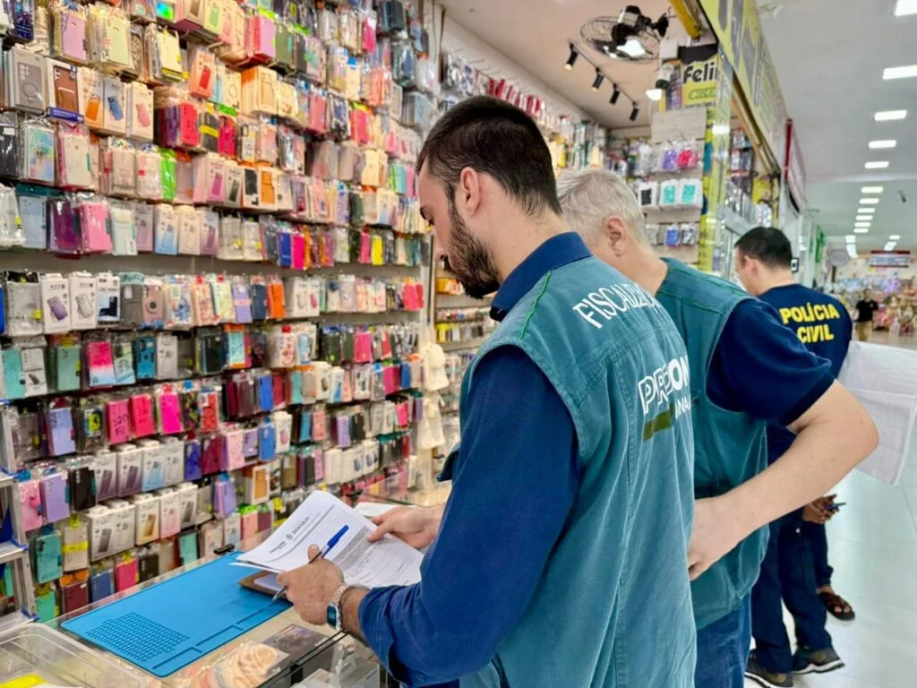 Manaus: ação apreende 2,8 mil produtos falsificados na Zona Norte