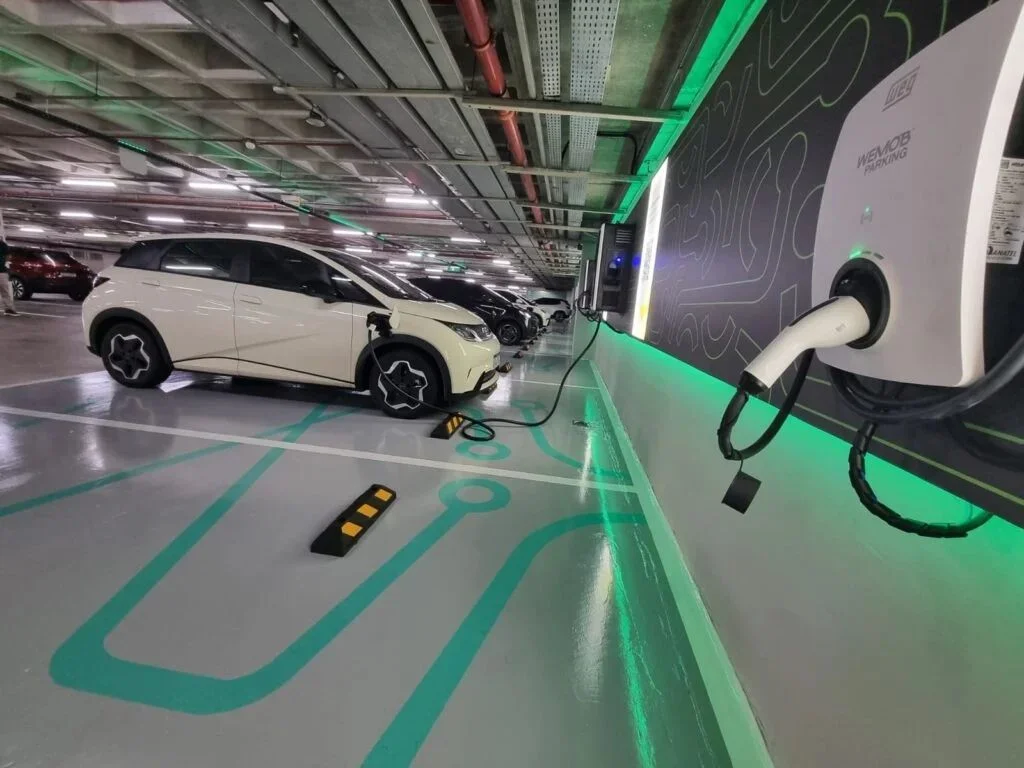 Manaus ultrapassa 7 mil veículos elétricos e híbridos em circulação