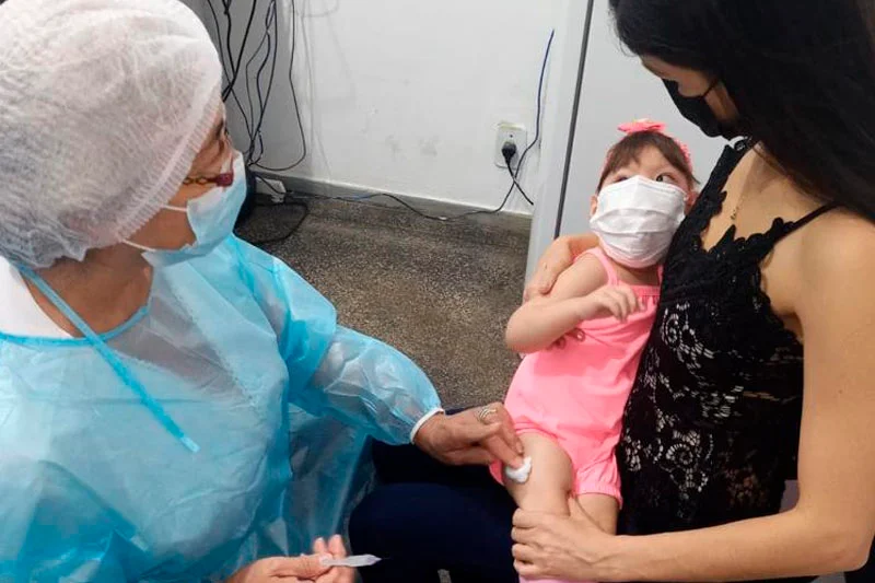 Vacinação contra pneumonia e meningite para crianças disponível no SUS