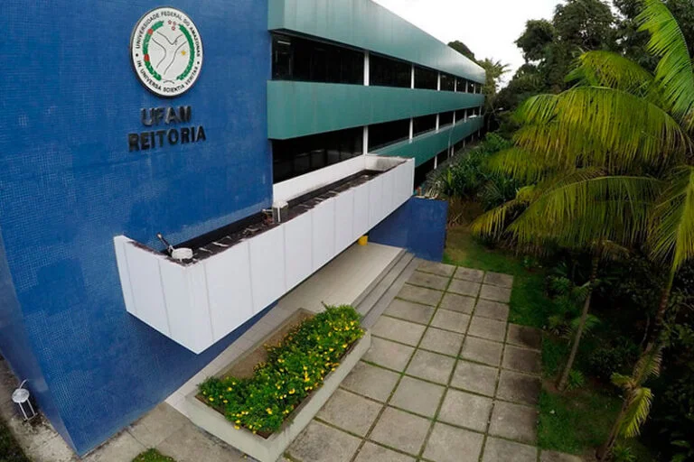Ufam com processo seletivo para 636 vagas no AM; inscrições