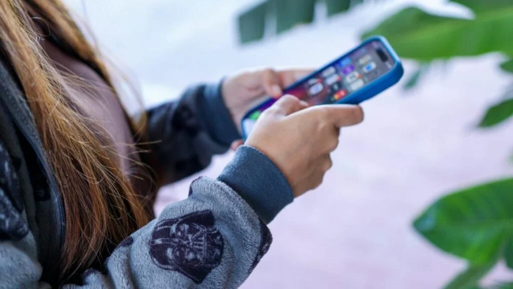 DPE-AM alerta para alta de crimes digitais contra população infanto-juvenil