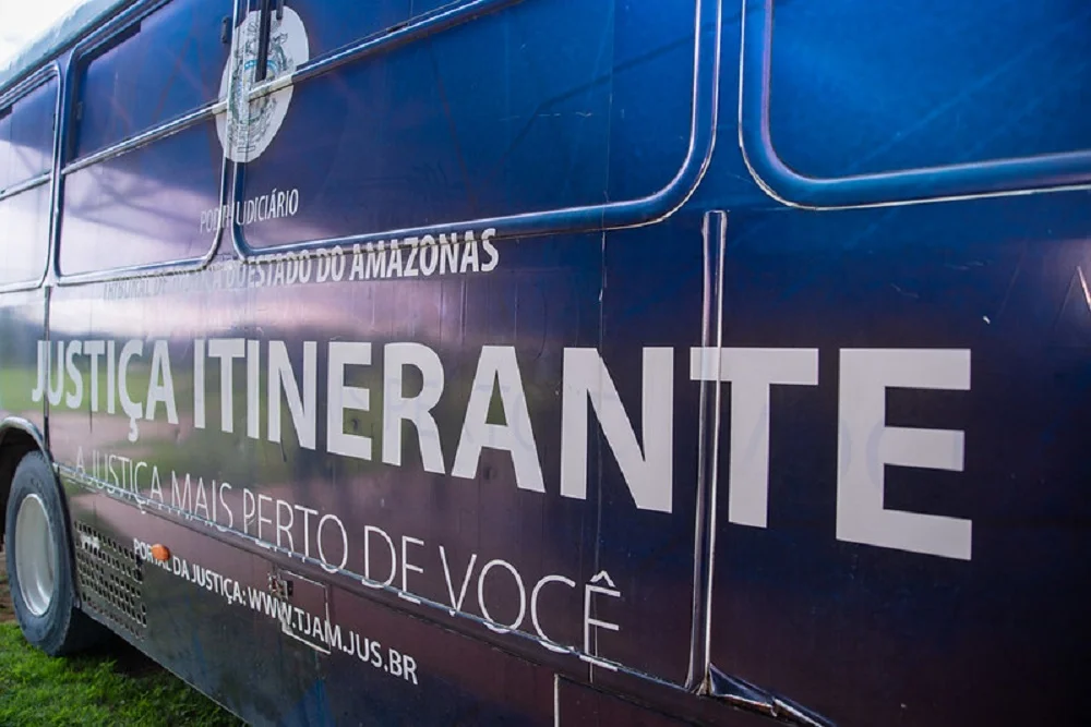 Justiça Itinerante do TJAM oferta serviços gratuitos no Parque Dez
