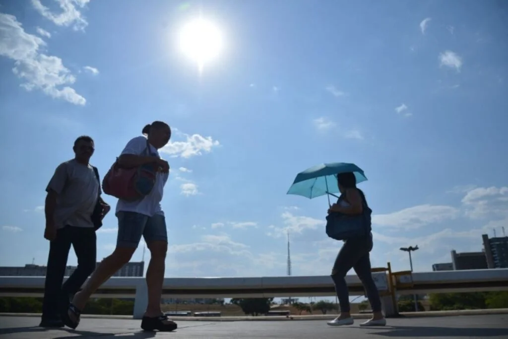 Manaus em período crítico para calor recorde, seca severa e alta de síndromes respiratórias