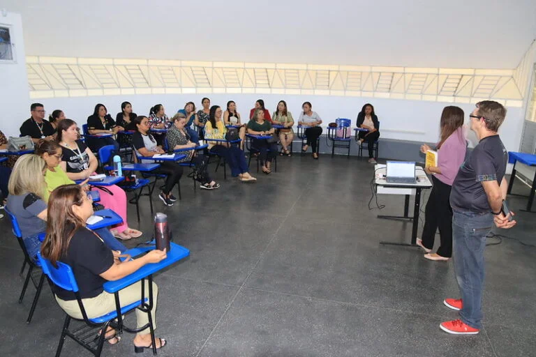 Semed abre inscrições para cursos gratuitos de idiomas; 255 vagas