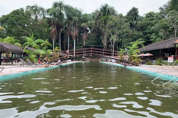 Rios baixos em Manaus formam poças, facilitando focos de malária