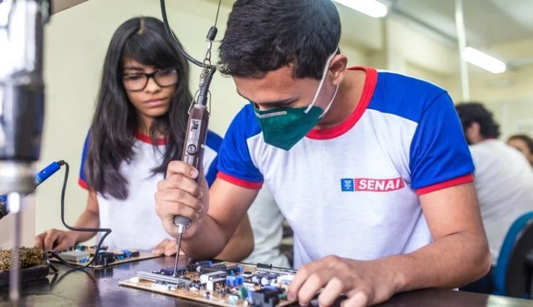 Senai-AM oferece 36 cursos gratuitos em tecnologia, indústria e inovação