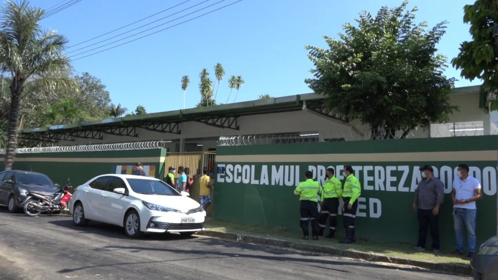 Crianças e adolescentes de Manaus recebem kits esportivos de empresas