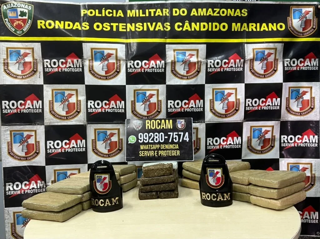 Traficantes flagrados e 30 tabletes de maconha apreendidos na ZO