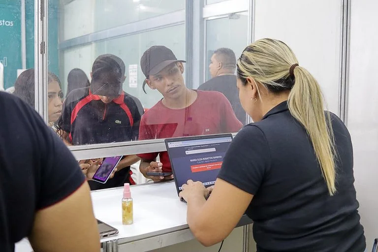 ‘#SouManaus’: Público aproveita domingo para retirada das pulseiras do evento