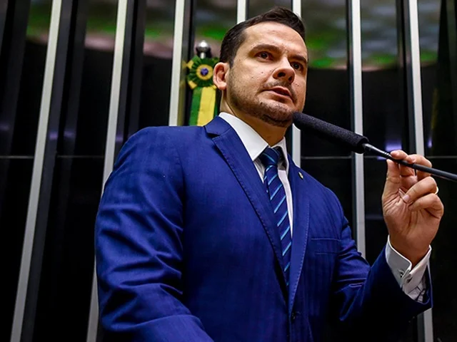 Professor: Alberto Neto defende Redução da Maioridade Penal após ataque