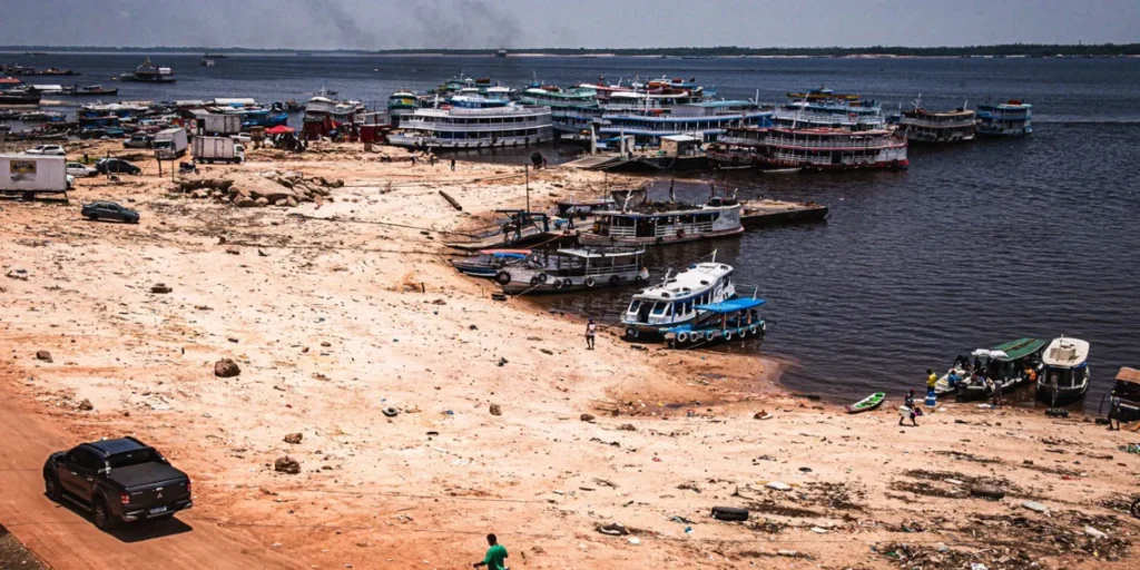 Vazante do Rio Negro em 2026 tende a ser terceira mais severa