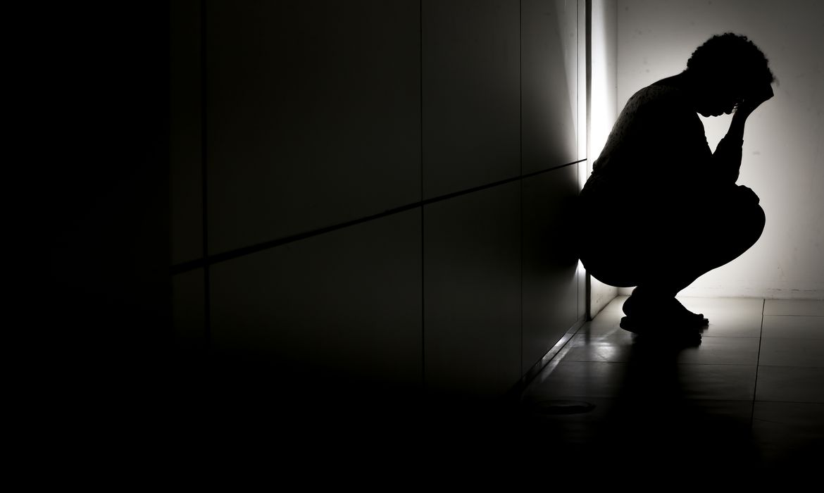 Prevenção ao suicídio: profissionais de saúde alertam para riscos do vício em apostas online