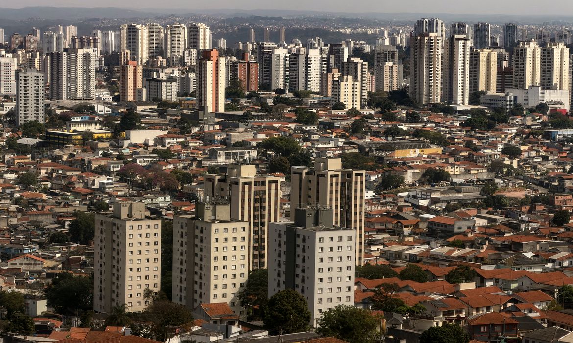Pessoas com deficiência enfrentam maior vulnerabilidade habitacional no Brasil, aponta IBGE
