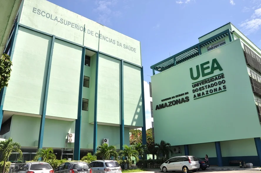 UEA abre 70 vagas em residência na Saúde; bolsa R$4,1mil