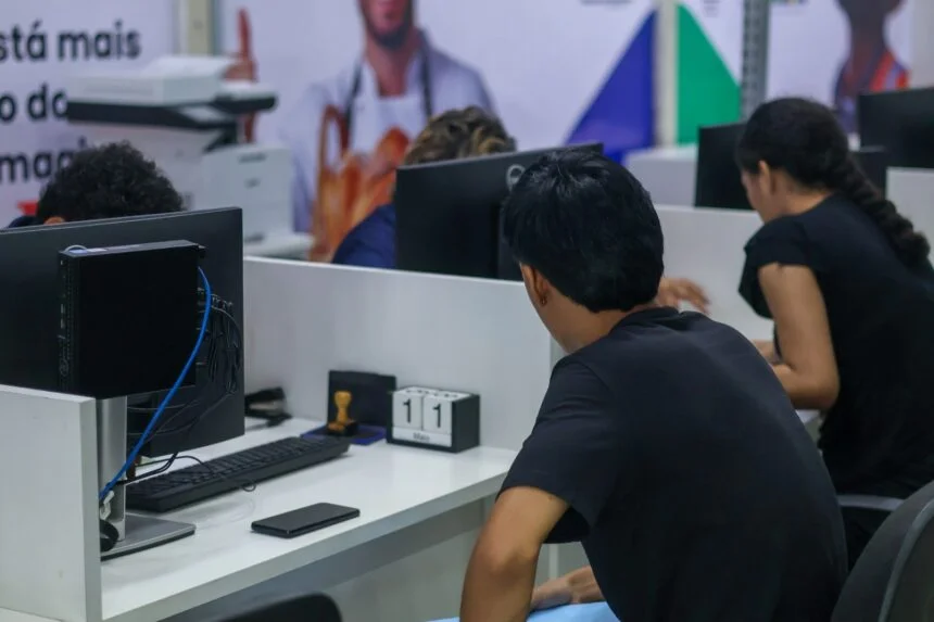 Sine Manaus abre semana com 821 vagas de emprego segunda-feira