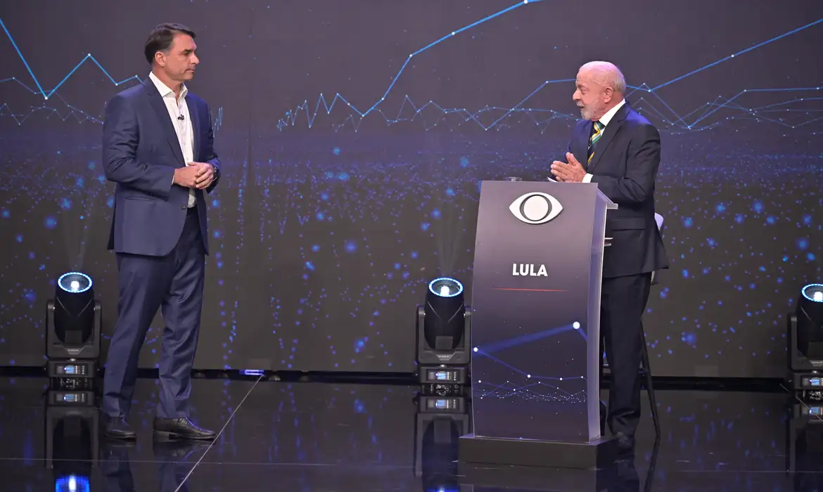 Campanhas de Lula e Flávio assinam acordo no TSE para abertura de sigilos, mas divergem sobre entrega