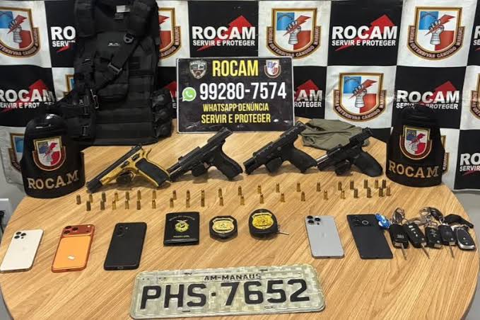 Ex-agente de segurança pública é preso com armas e distintivos da Polícia Civil em rodovia do AM