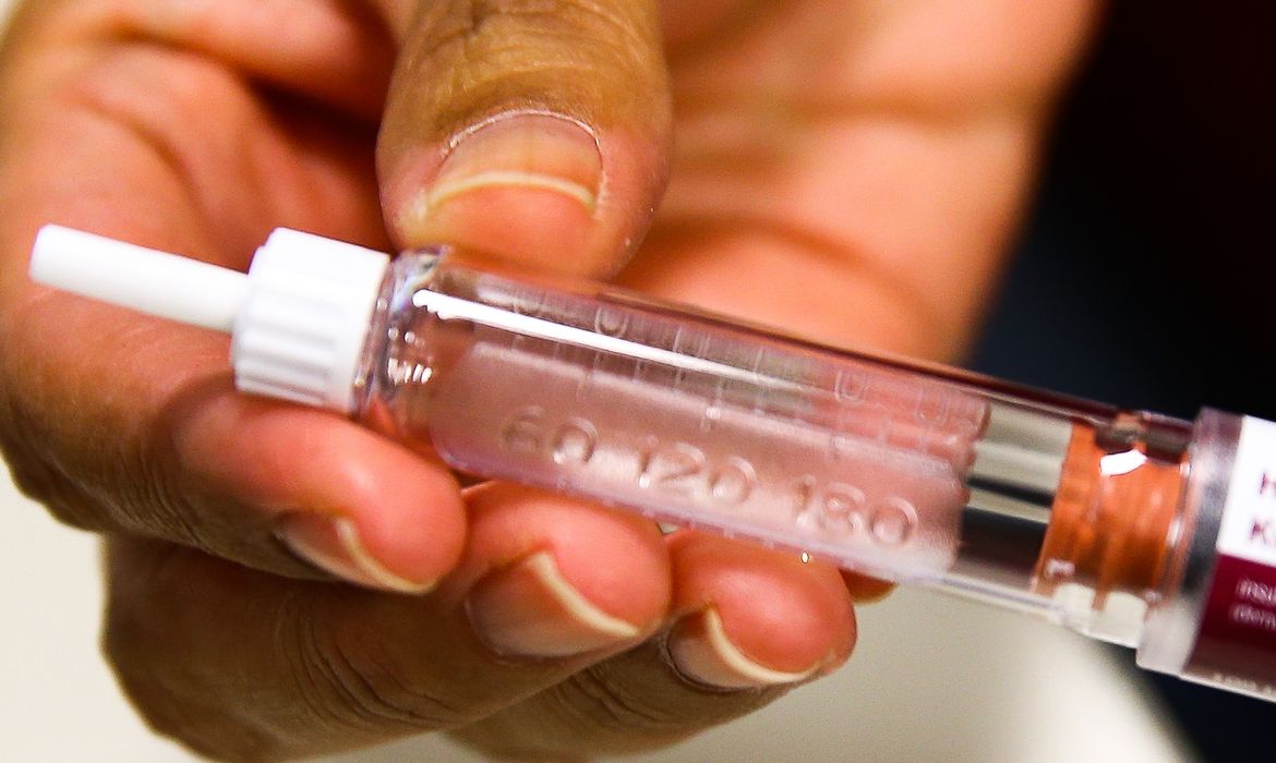 Anvisa proíbe comercialização e uso de insulina e tirzepatida irregulares no Brasil
