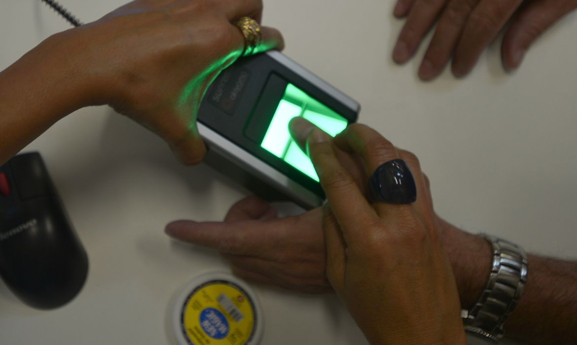 INSS alerta para golpes que usam informação falsa sobre biometria para roubar segurados