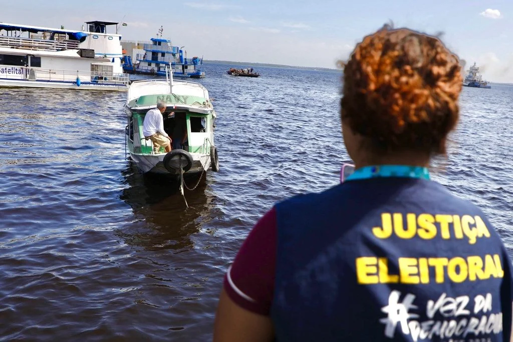 Amazonas: Transportes e manutenção de seções garantem urnas no interior